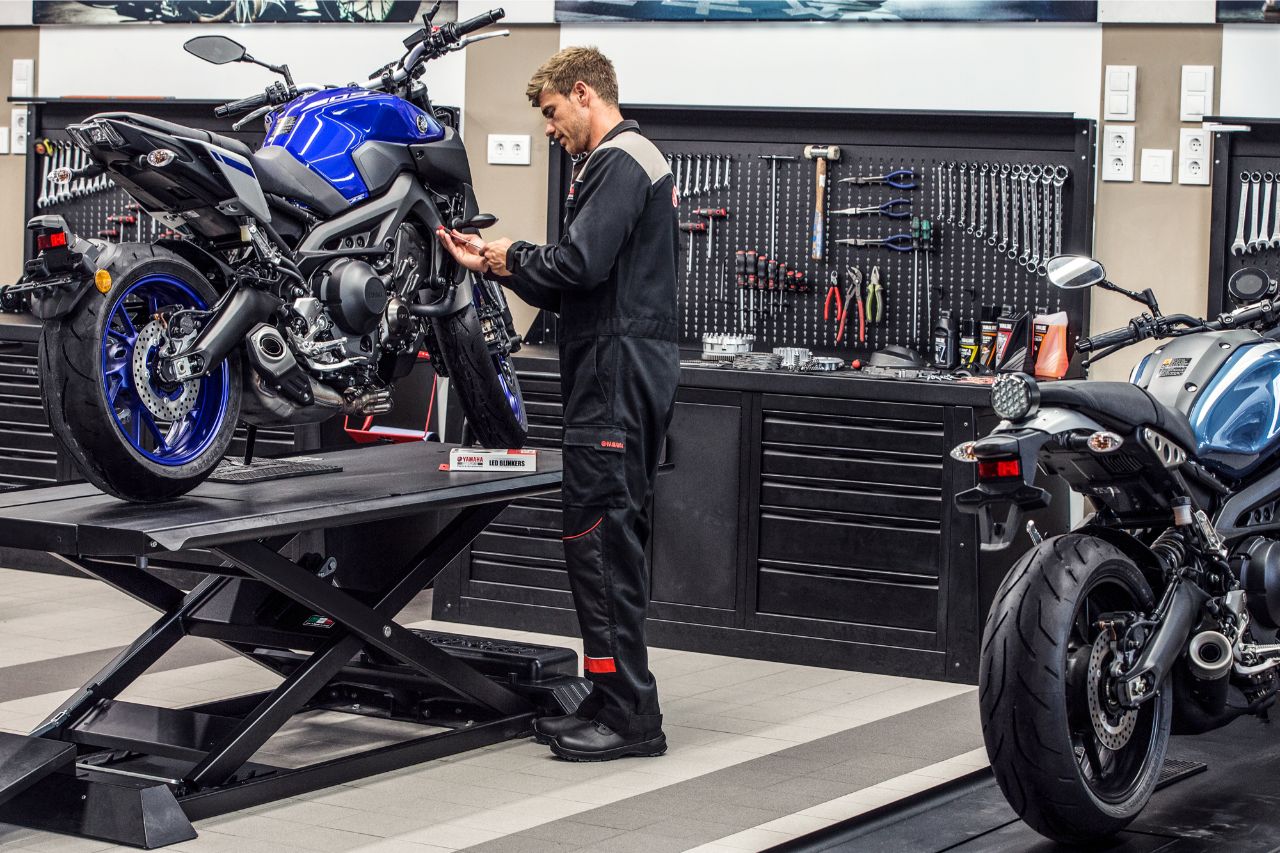 Wide range of Oxford Essential Rider Equipment, Motrax and Motorbike