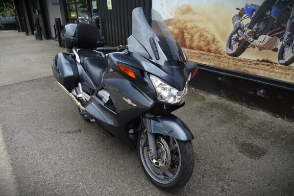 Honda ST1300 Pan European - Image 2