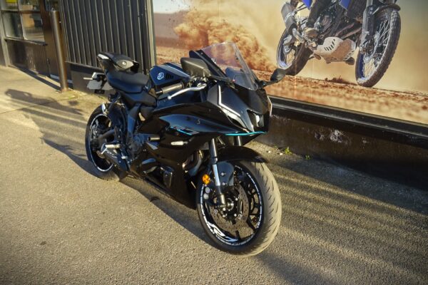 Yamaha R7 - Image 2