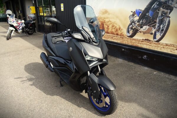 Yamaha XMAX300 - Image 2