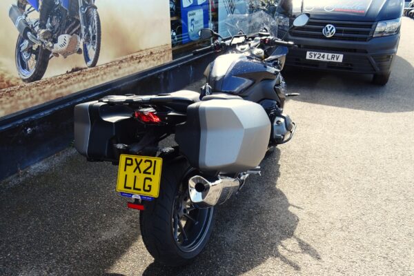 BMW R1250RS SE Exclusive - Image 3