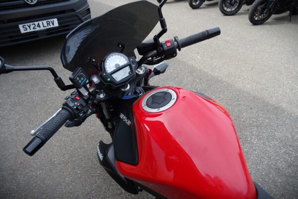 Kawasaki ER6N - Image 4