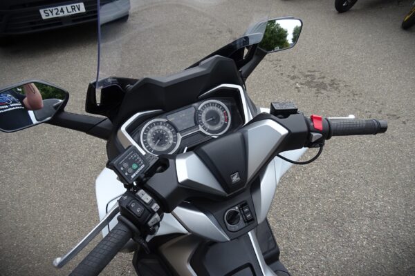 Honda Forza 300 - Image 4