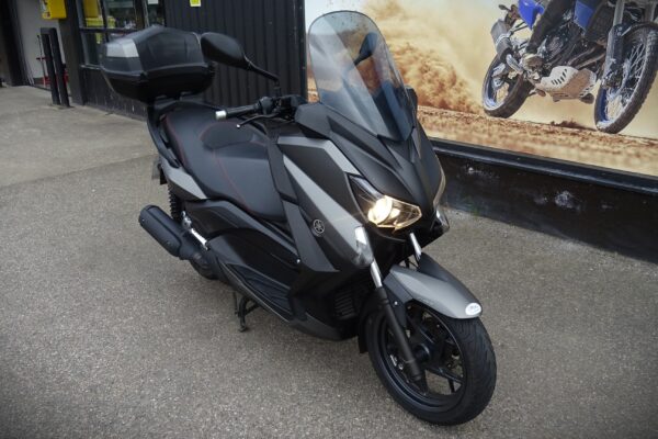 Yamaha XMAX 250 - Image 2