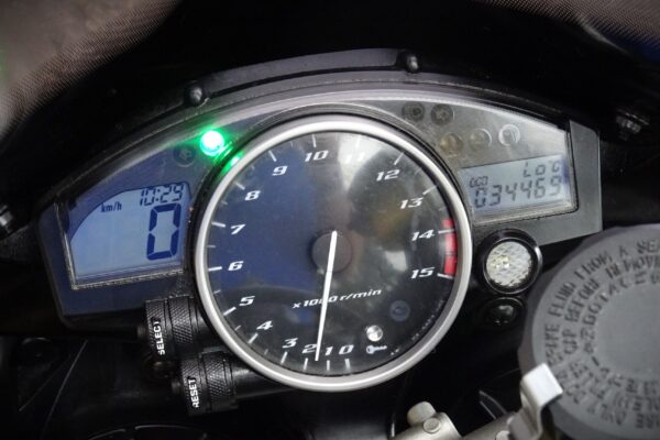 Yamaha R1 - Image 5
