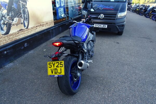 Yamaha MT-10 2025 Ex-demo - Image 3