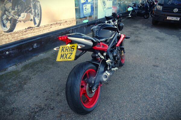 Triumph Street Triple 675RX - Image 3