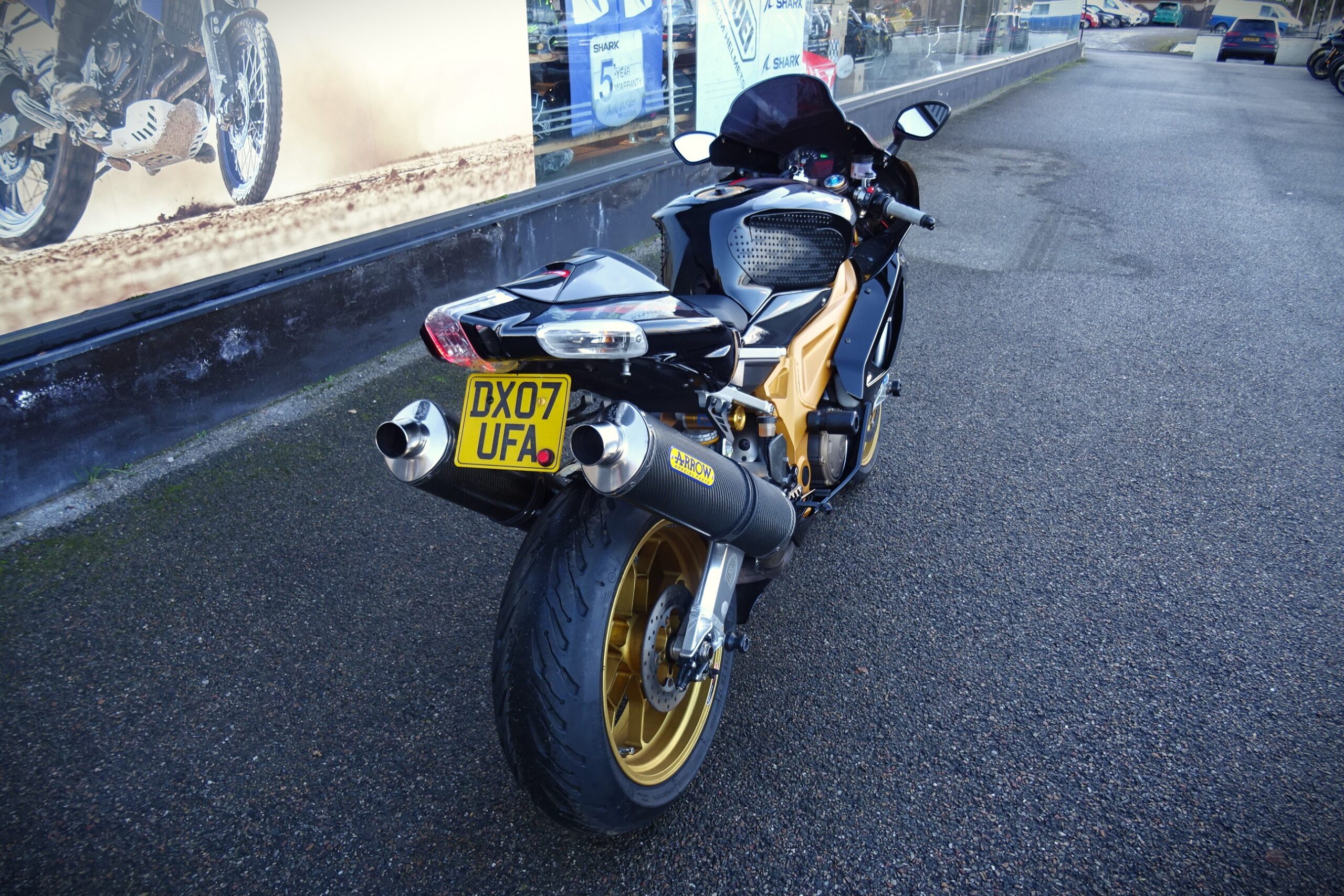 Aprilia RSV1000R Factory 07 - Image 3