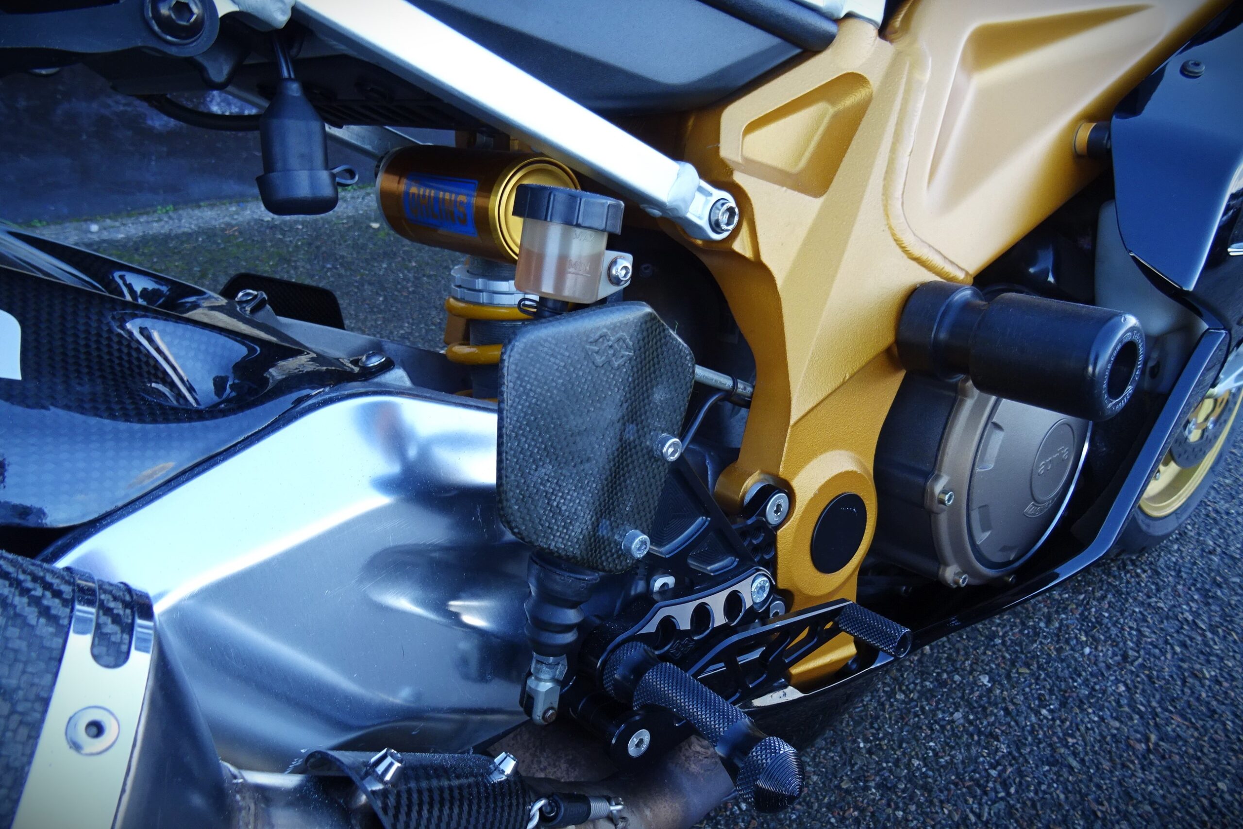 Aprilia RSV1000R Factory 07 - Image 9